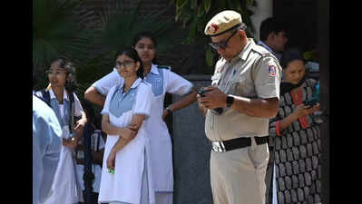 32 schools get bomb hoax emails