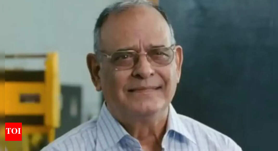 Achyut Potdar passes away at 91: Hansal Mehta says it was a 'privilege' to work with him; fans recall his iconic ‘Kehna Kya Chahte Ho’ dialogue from ‘3 Idiots’