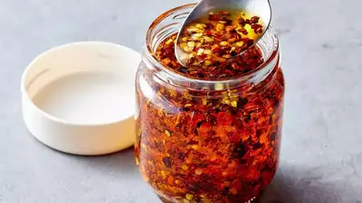 How to make restaurant-style chili oil at home with simple ingredients
