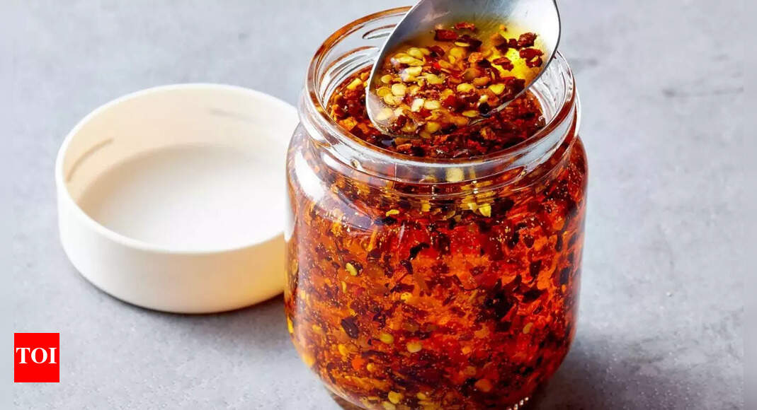 How to make restaurant-style chili oil at home with simple ingredients