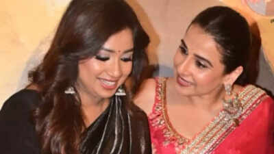  Vidya Balan, Shreya Ghoshal sing ‘Piyu Bole’ at 'Parineeta' 20-year re-release; Rekha, Dia Mirza join the celebration