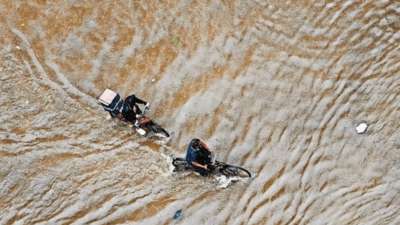 Heavy rain chokes Pune: City reels under 12-hour downpour; flooded roads, clogged drains, traffic jams everywhere