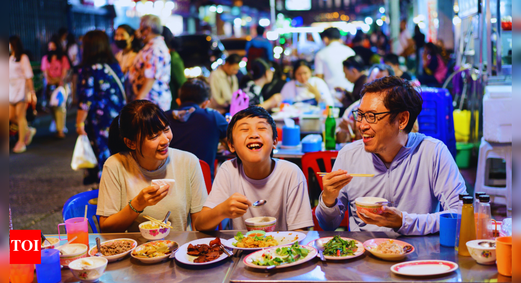 From Bangkok to Bogotá: 15 cities serving gastronomic excellence on the streets