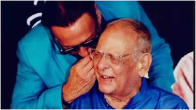 Jackie Shroff mourns the demise of Achyut Potdar as he honors the late actor with unseen photo