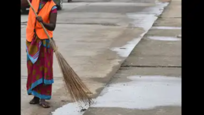 ‘Sanitary workers in Coimbatore district are highest paid in TN’