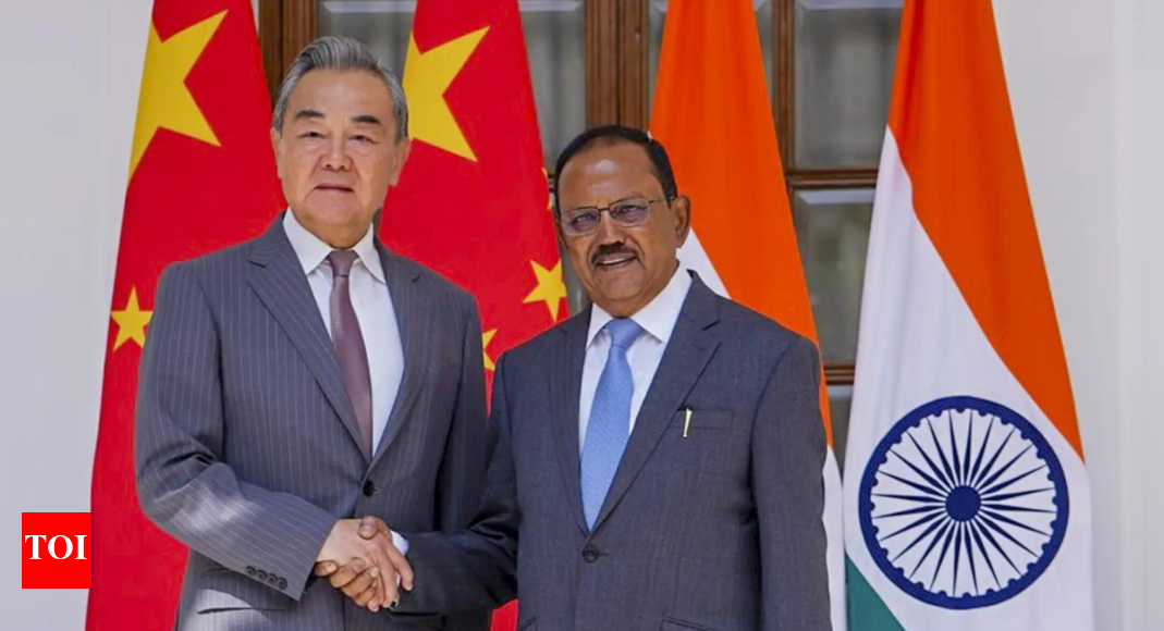 <div>India-China ties: Both sides to explore 'early harvest' on boundary delimitation; expert group to be set up</div>