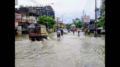 Record Mumbai Rainfall Wreaks Havoc, Overflowing Mithi, Waterlogging, Travel Chaos Amid Red Alert