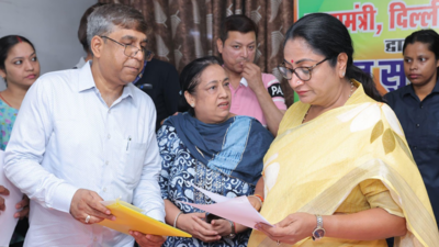  Rekha Gupta 'hit by someone' during public hearing; BJP fumes