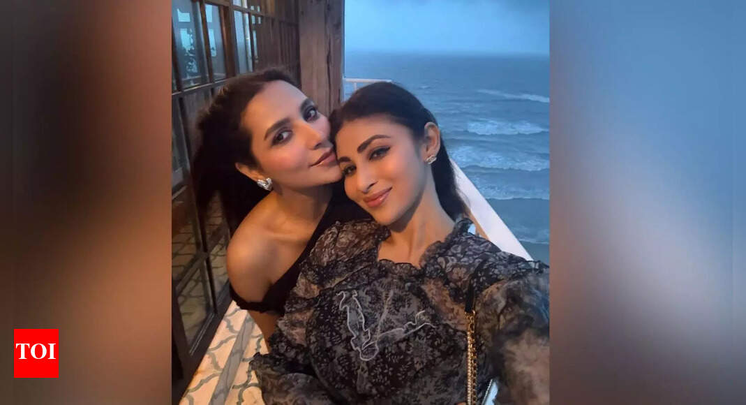 Mouni Roy and Subhashree Ganguly twin in black, serve major fashion goals