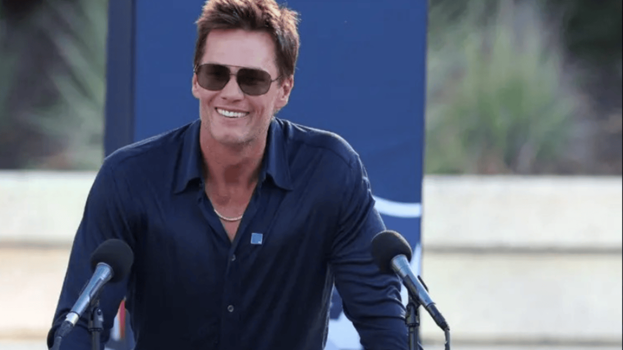 Tom Brady makes ESPN reporter blush after sweet hair compliment in viral  clip | NFL News - Times of India