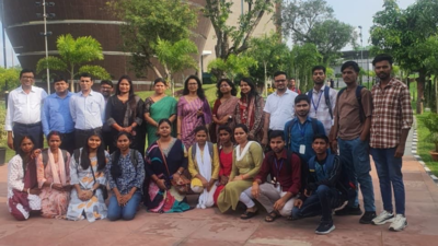BD College students visit Bapu Tower Museum to study Gandhi’s legacy