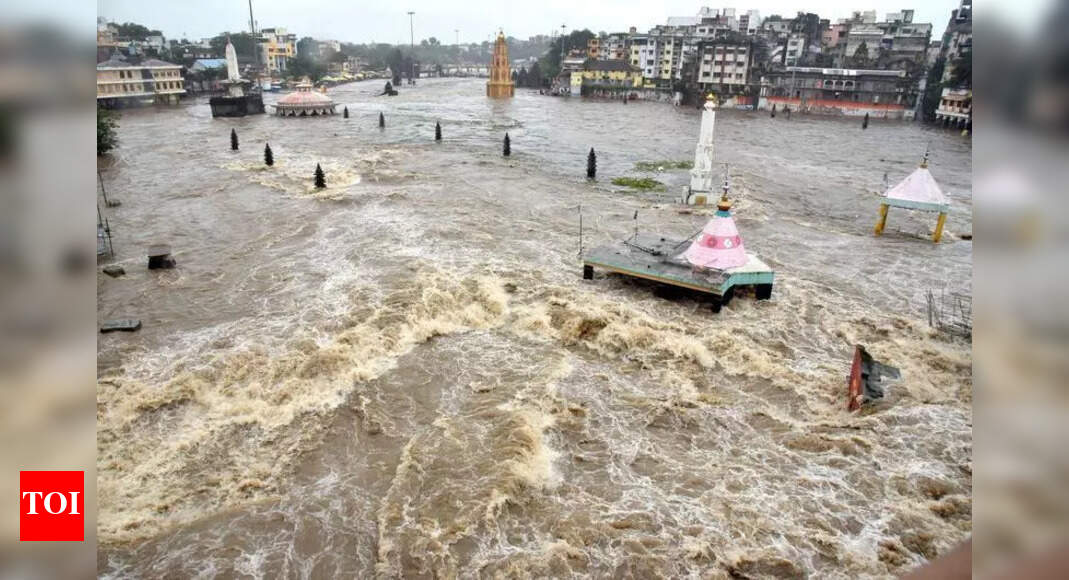 Heavy rainfall in Nashik leads to swelling of Godavari | Nashik News ...