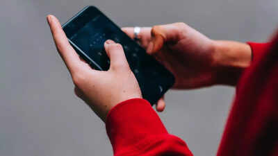 Can banning phones improve learning? 35 US states are putting the idea to the test
