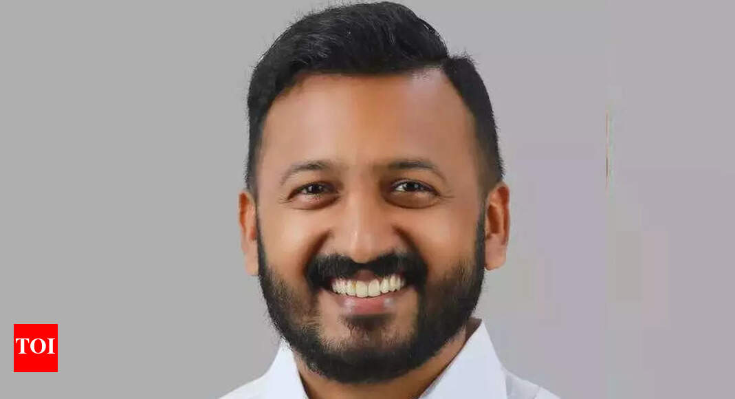 Kerala Youth Congress chief resigns amid accusations of sending messages