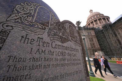 Texas court blocks law requiring Ten Commandments in public school classrooms