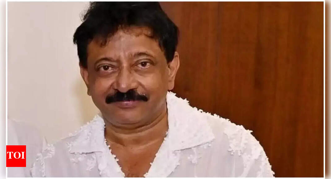 <div>Ram Gopal Varma SLAMS 'dumb dog lovers': 'You can't see...'</div>