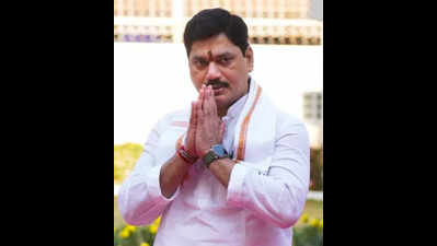 Damania accuses ex-minister Dhananjay Munde of causing file on corruption to disappear