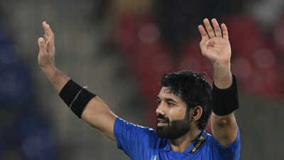  Pakistan’s Mohammad Rizwan trolled after comical dismissal