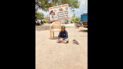 After girl’s solo protest, officials begin sanitation, road repair works