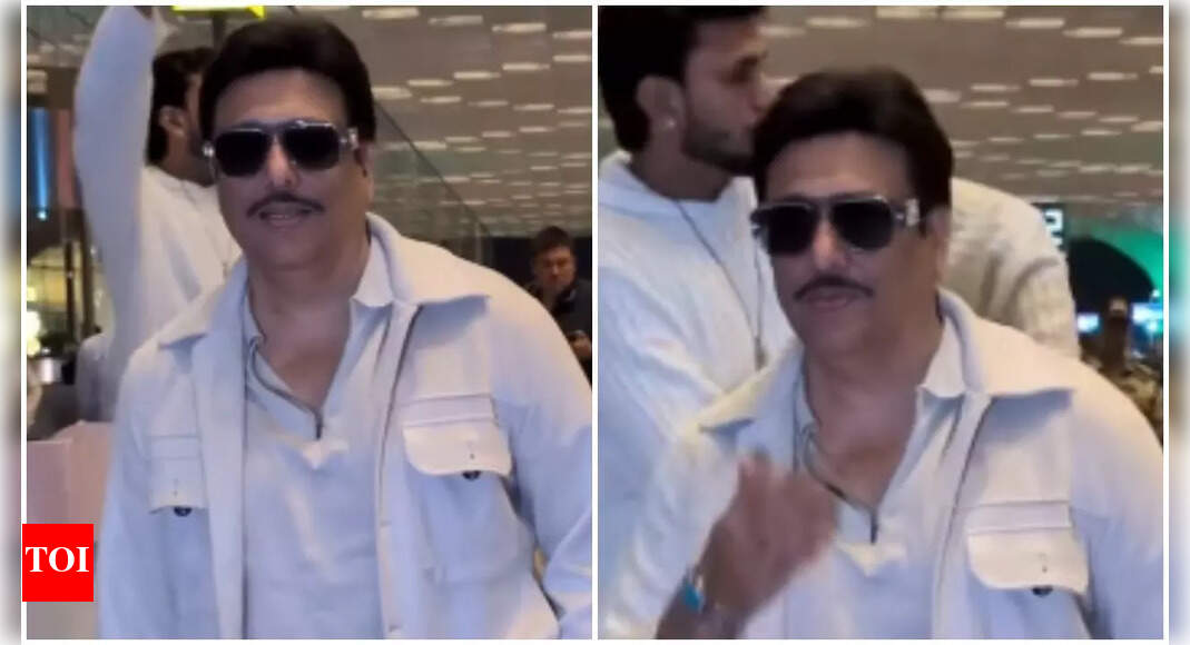 Govinda’s first public appearance amid divorce rumours with Sunita Ahuja, gives flying kisses to paps