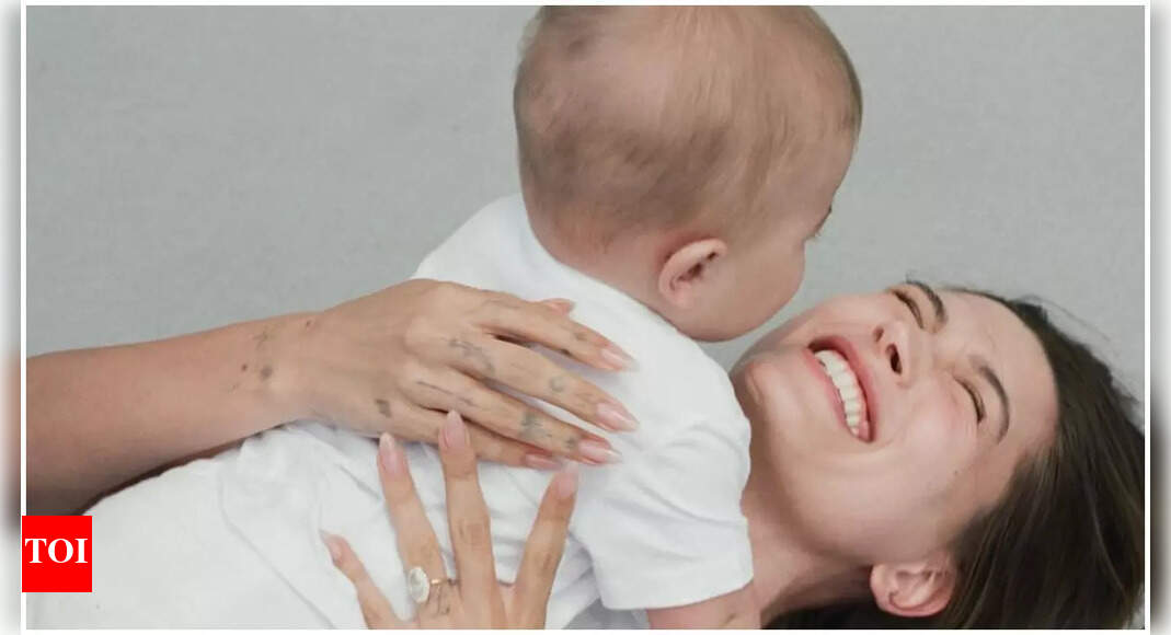 <div>Hailey Bieber drops happy pictures of her 'beautiful boy' Jack</div>