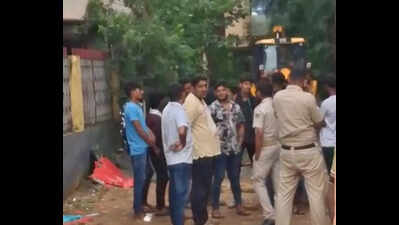 Goons demolish citizen's property in Bhubaneswar's Patrapada as cops stand by