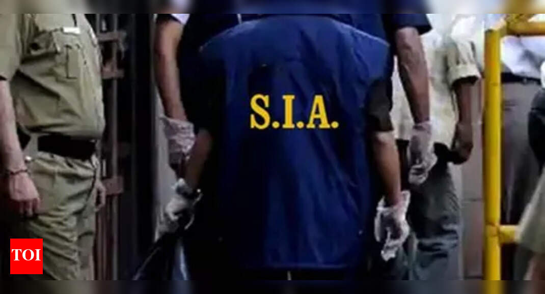 J&K: Hizb-ul-Mujahideen sleeper cell busted; OGW arrested, linked to cross-border terror handler