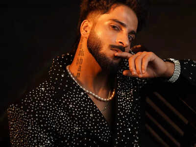  Rooh Khan