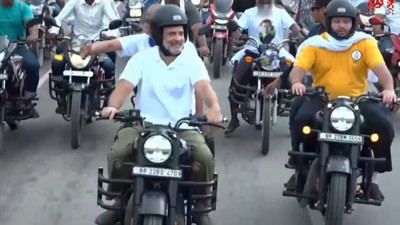  Rahul Gandhi, Tejashwi Yadav ride bikes in Bihar’s Purnia; watch video