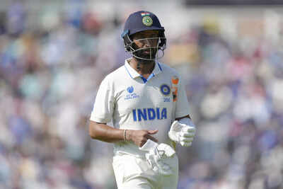  Sunil Gavaskar on Cheteshwar Pujara's retirement call