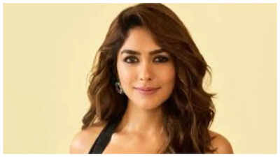 What did Mrunal Thakur complain to Shahid Kapoor about?