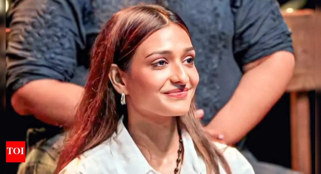 Aishwarya Khare bids farewell to Chhoriyan Chali Gaon; says ‘This journey has been one of the toughest yet most rewarding experiences of my life’