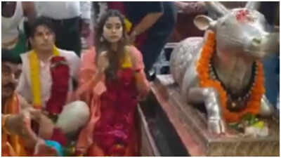 Ahead of Param Sundari's release, Janhvi Kapoor and Sidharth Malhotra seek blessings at Ujjain’s Mahakaleshwar Temple