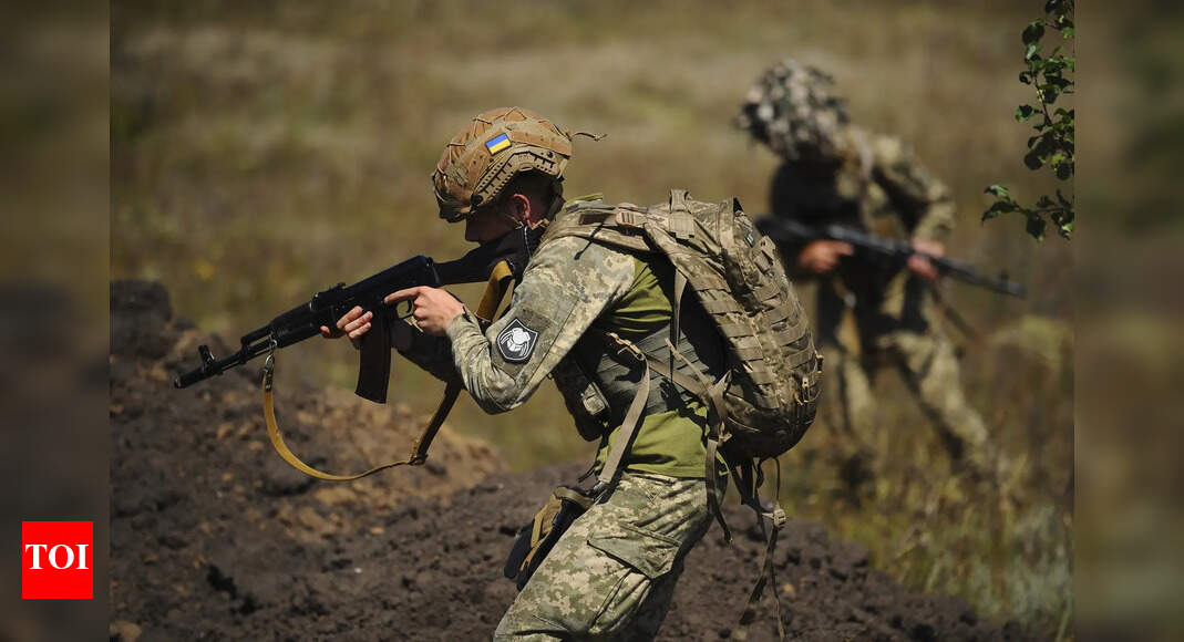 As Europe's fear of war grows, French join military reserves