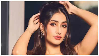 Dhanashree Verma alerts fans about fake account impersonating her: 'I am not sure what their intentions are...'
