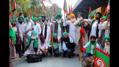 Farmers warn govt against trade pact with US, reduction of import duties