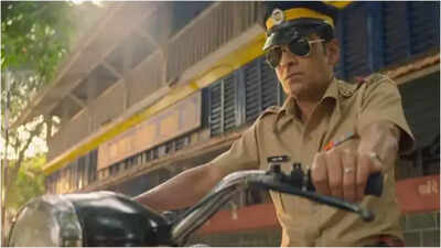  Manoj Bajpayee and Jim Sarbh on a cat and mouse chase - WATCH