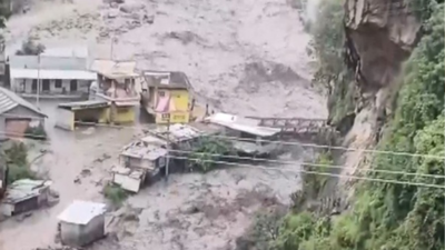  155 dead, 37 missing; 484 roads including 2 highways closed, schools shut in 5 districts