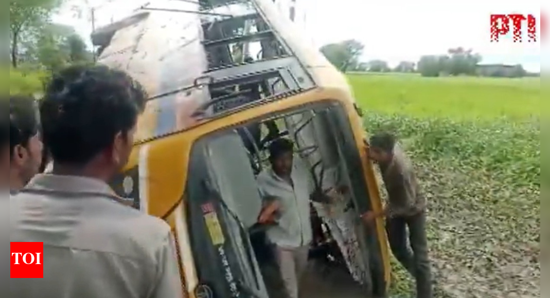 School bus overturns in Chhattisgarh's Raigarh; several students injured