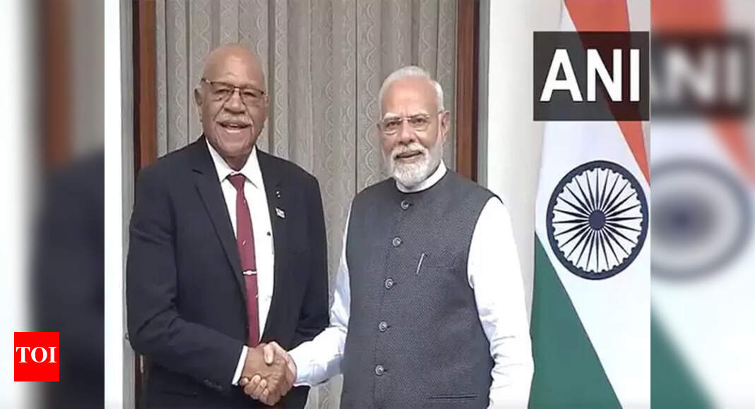 <div>India-Fiji ties: PM Modi, Sitiveni Rabuka sign pacts to boost defence cooperation; hail 'new chapter'</div>