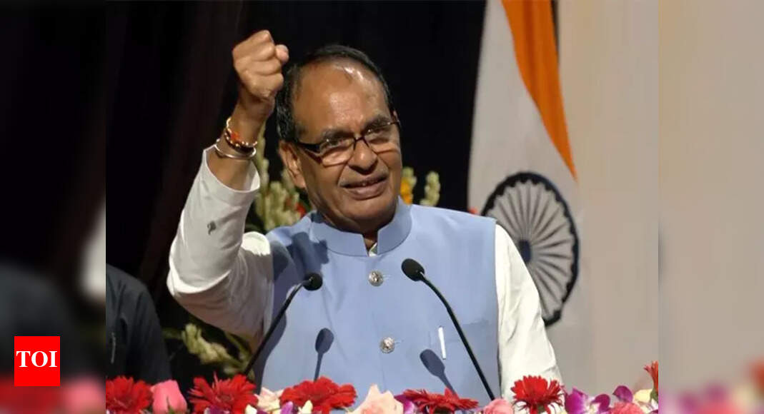 <div>Operation Sindoor: Pakistan knelt & folded hands for talks, says Shivraj Chouhan; takes veiled shot at Donald Trump</div>