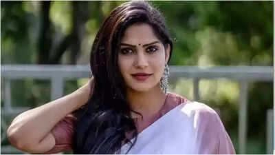  'I don’t mind being called a kulasthree'; says she loves wearing sindoor and thaali; 'won’t change because of trolls'