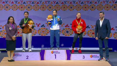 Mirabai Chanu lifts 193-kg for gold in ‘new’ 48kg class, resets for Worlds with C’wealth records