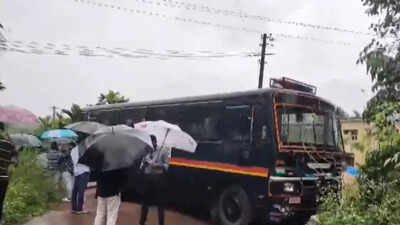 Dharmasthala Mass Burial Case: SIT conducts search at house of activist  Mahesh Shetty Thimarody | Mangaluru News - Times of India