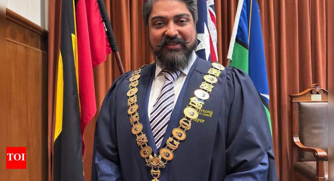 <div>'Why my community being mocked': Indian-origin mayor in Australia slams racist attack, steps down over dangerous driving charges</div>