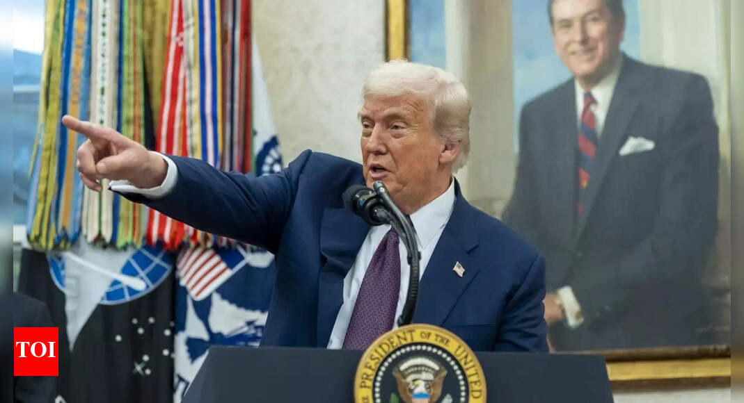 <div>'I don't want to be defense only': Trump's new 'department of war' idea - what is it?</div>