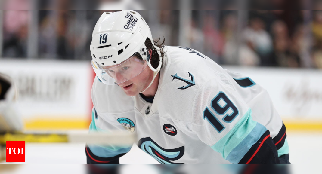 NHL Rumor Roundup: Jared McCann and Brandt Clarke in trade speculation