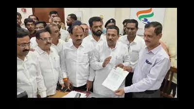 NCP (SP) workers stage agitation against erratic water supply in Wadgaonsheri