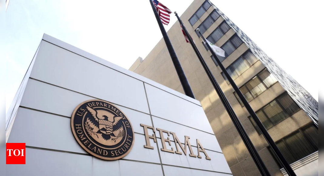 Fema employees put on leave after dissent; agency accused of retaliation