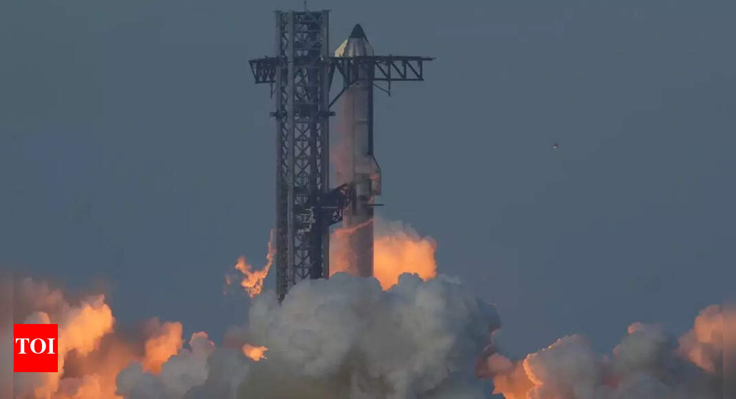 SpaceX launches tenth Starship rocket test flight successfully, advancing Mars mission plans | – The Times of India